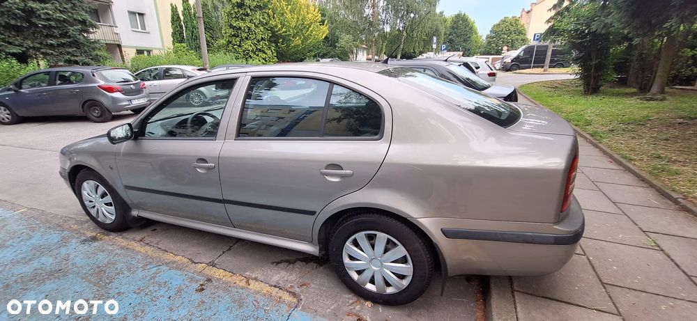 Skoda Octavia 1.6 Tour - 4