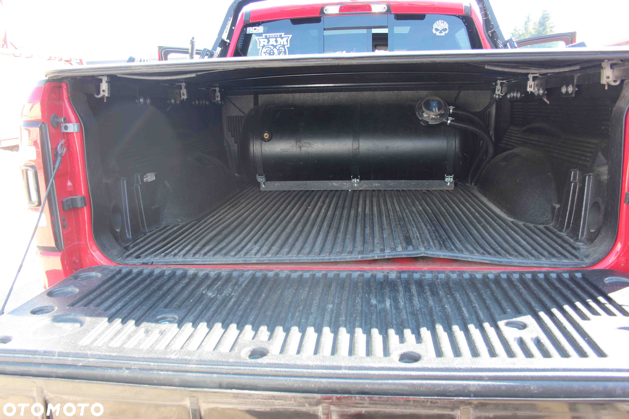 Dodge RAM 1500 5.7 4x4 - 19
