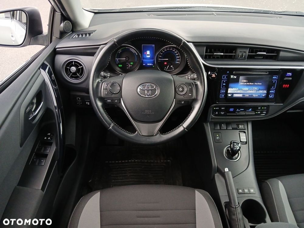 Toyota Auris Hybrid 135 Premium - 24