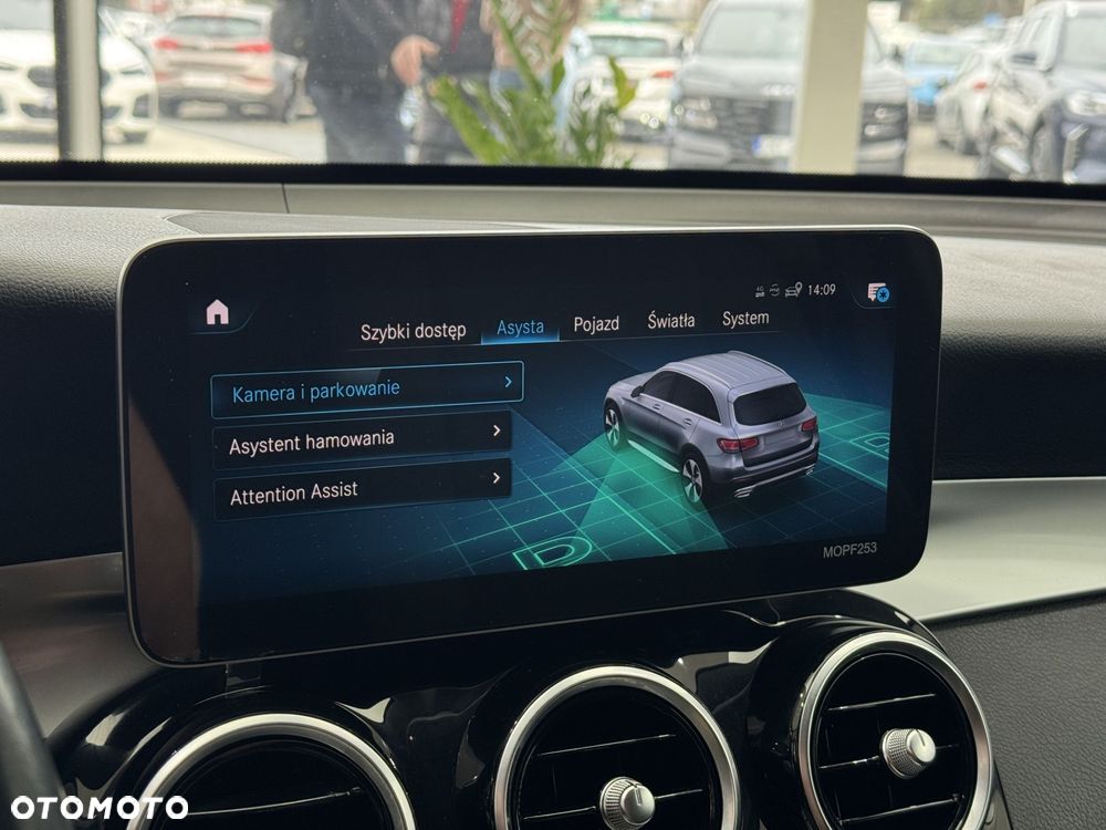 Mercedes-Benz GLC - 32