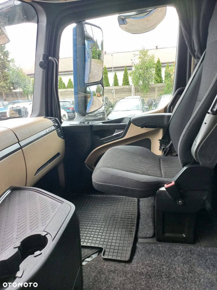 Mercedes-Benz Actros - 9
