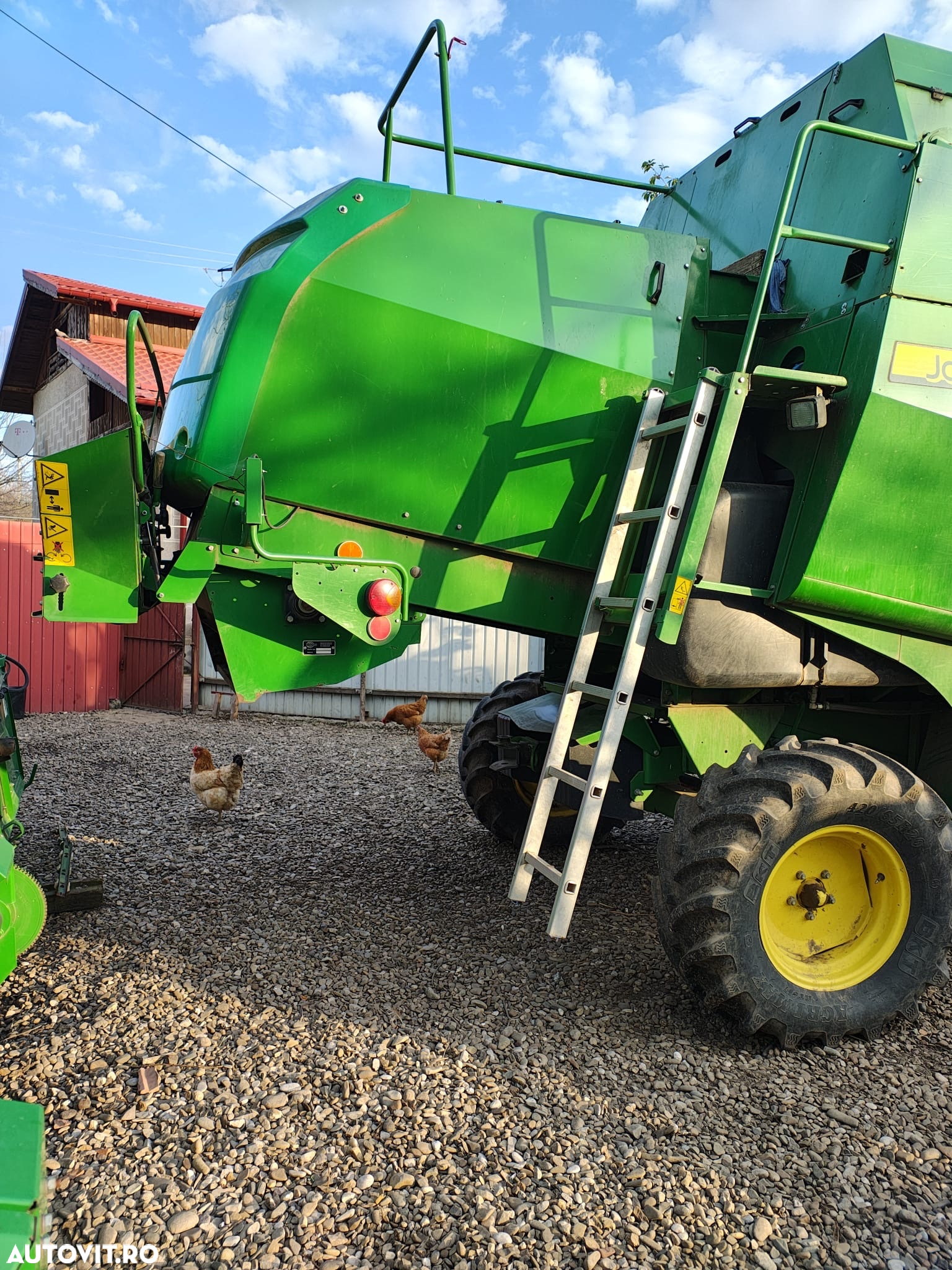 John Deere W330 - 3