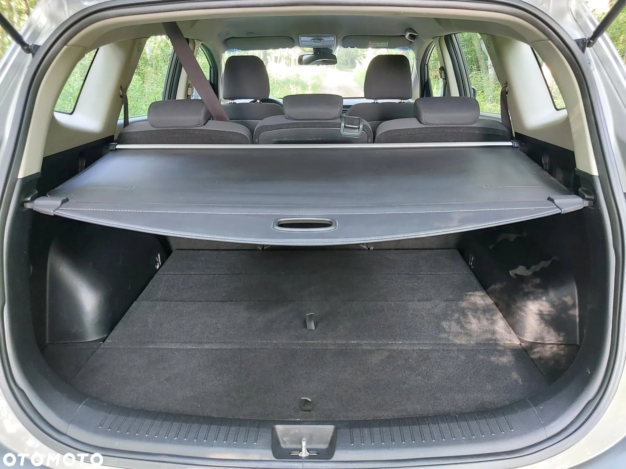 Kia Carens - 20