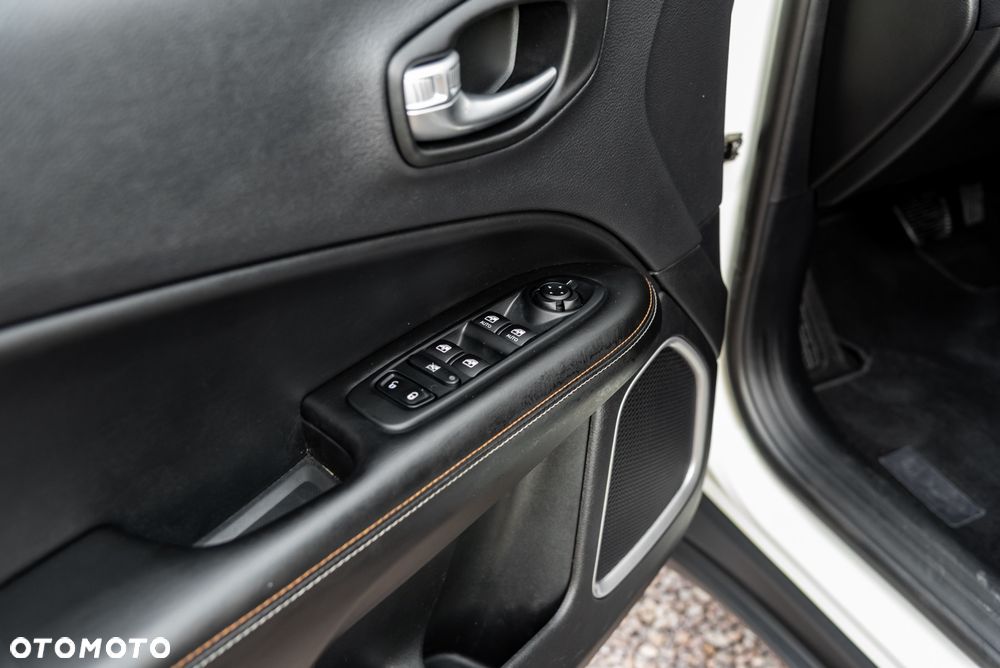Jeep Compass 2.0 MultiJet Active Drive Automatik Longitude - 17