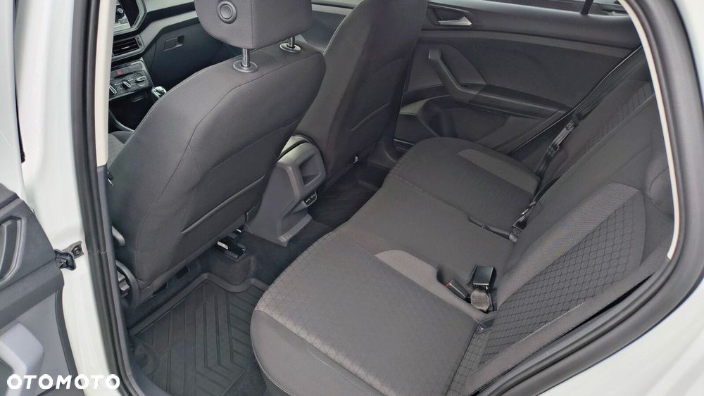 Volkswagen T-Cross - 12