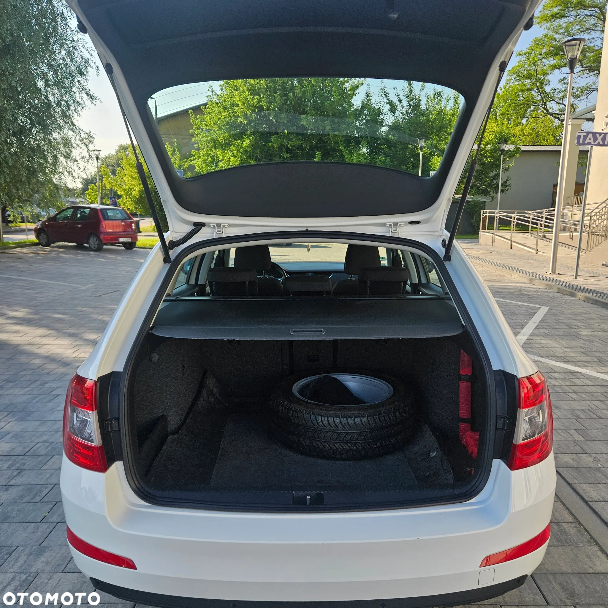 Skoda Octavia 1.6 TDI Edition - 9