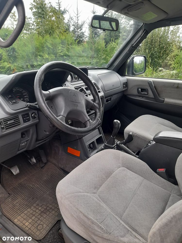 Mitsubishi Pajero 2.8 TD GLX 7os - 8