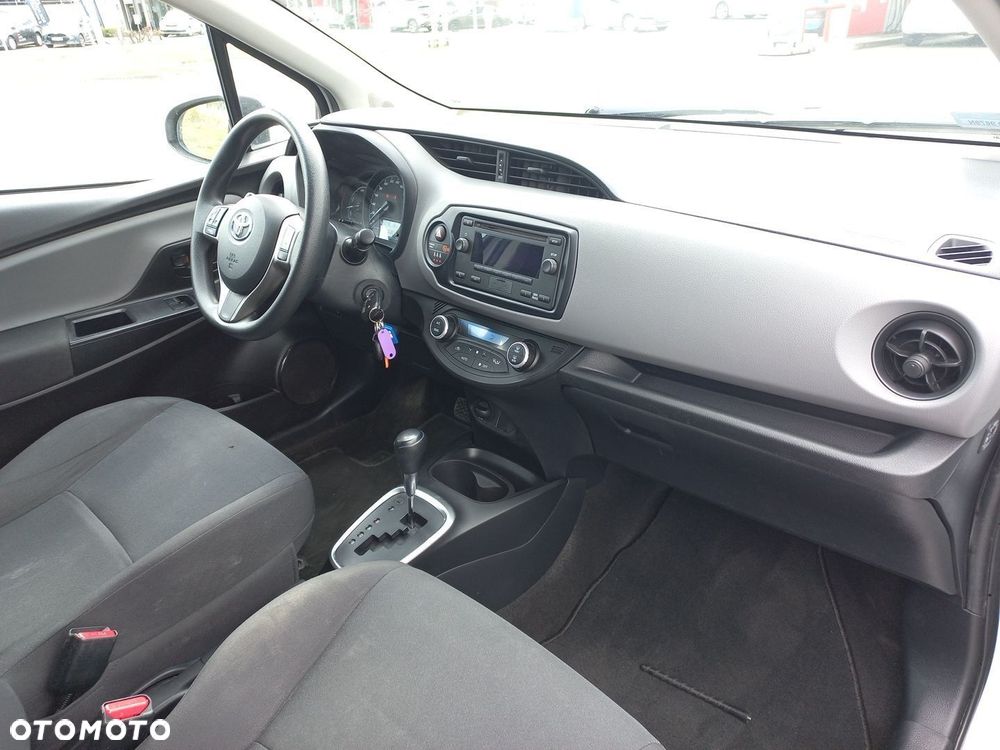 Toyota Yaris - 14