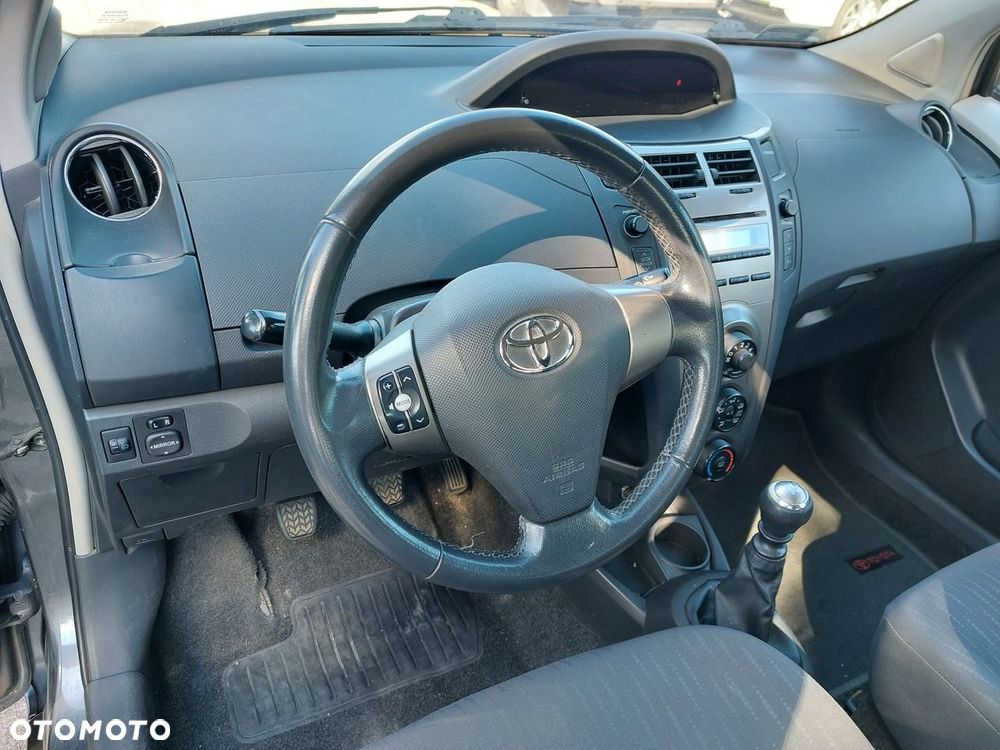 Toyota Yaris - 9