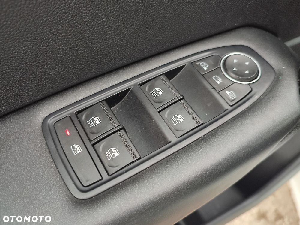 Renault Captur TCe 100 BUSINESS EDITION - 16