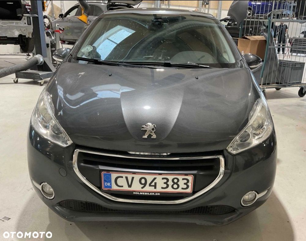 Peugeot 208 - 4