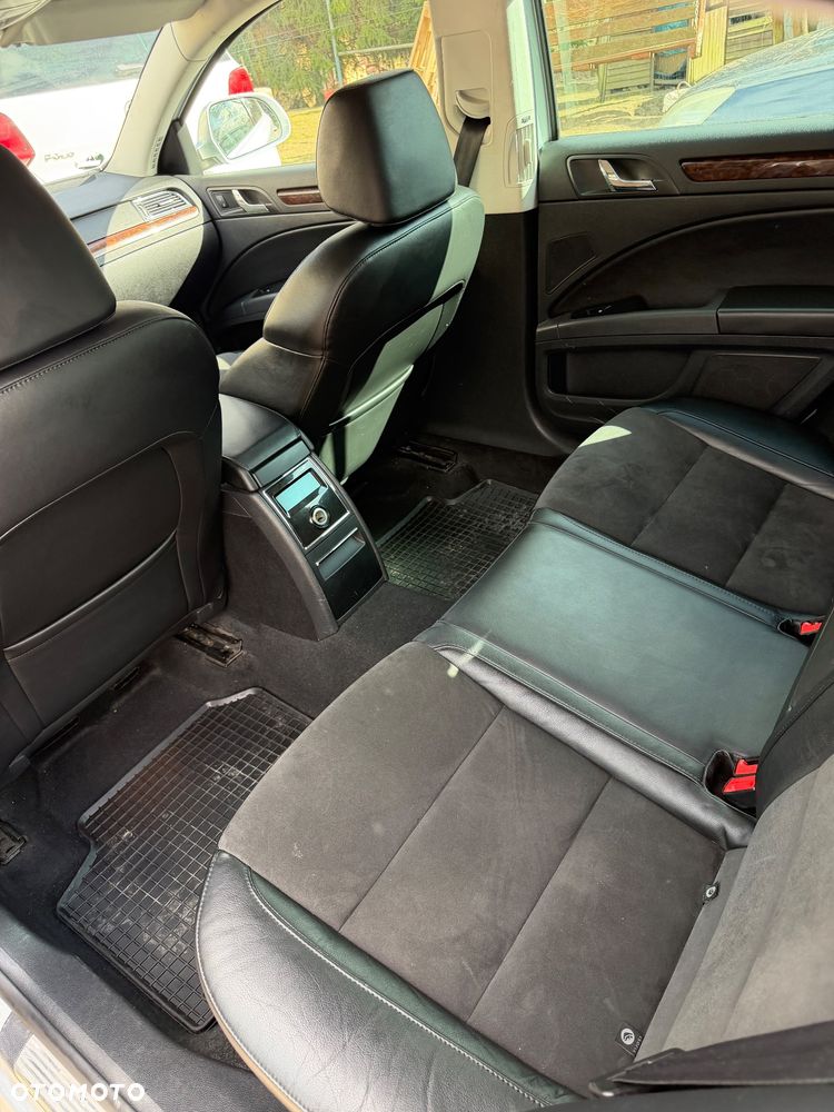 Skoda Superb 2.0 TDI Elegance DSG - 22