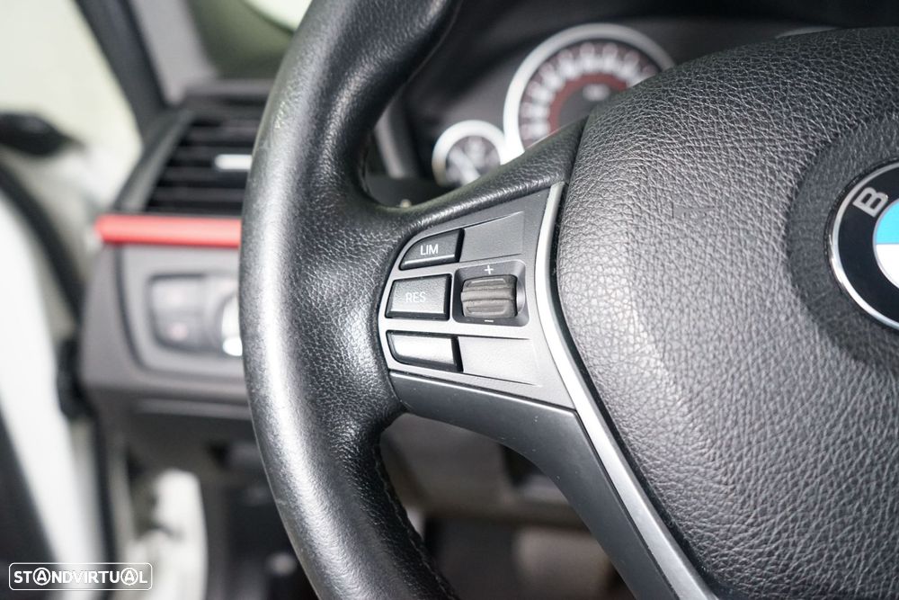 BMW 320 d Touring Aut. Efficient Dynamics Edition - 22