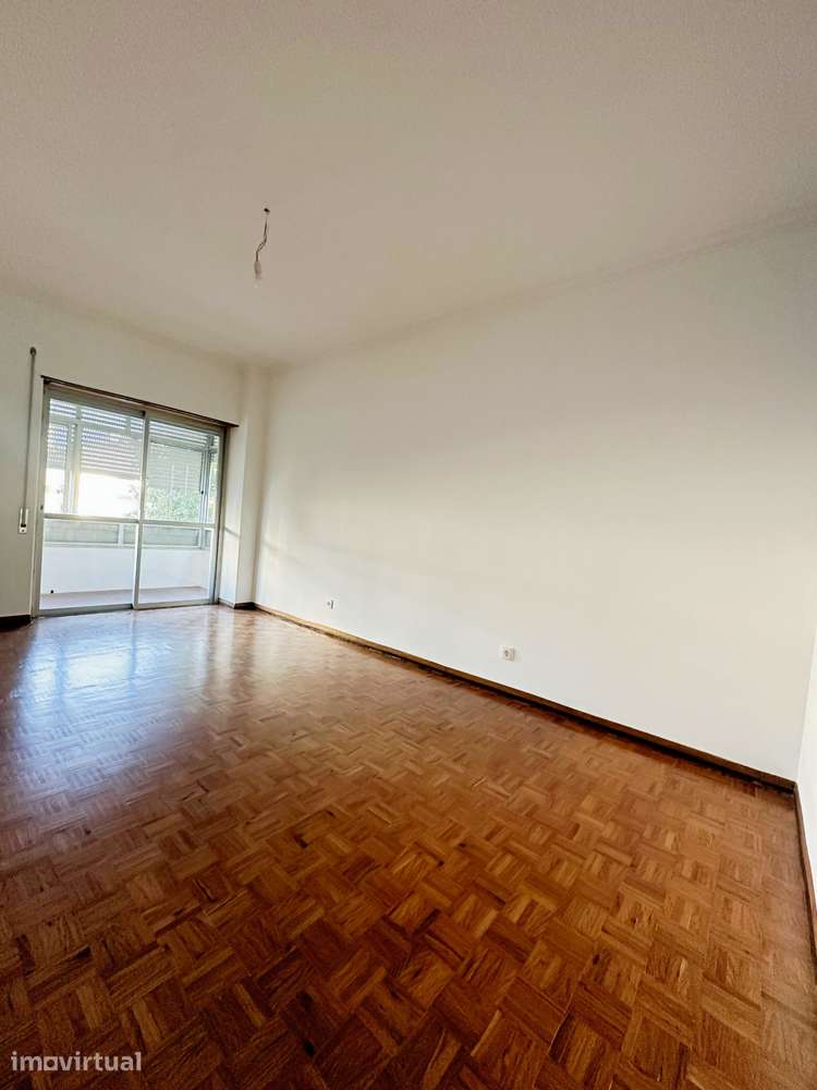 Apartamento T3 com 2 casas de banho em Odivelas - Grande imagem: 2/9