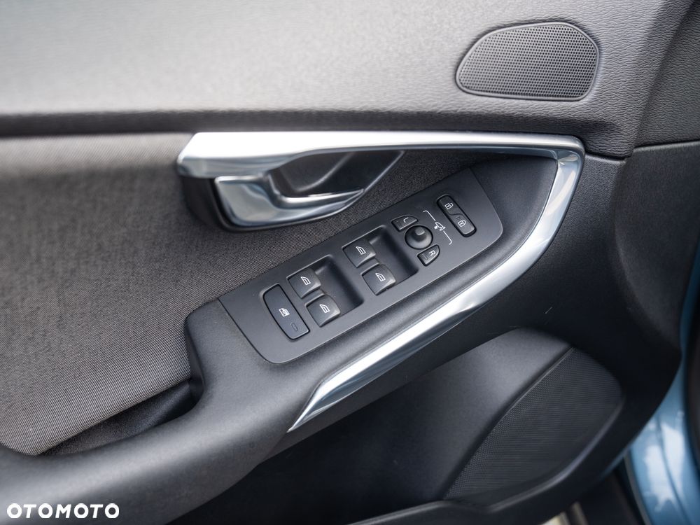 Volvo V40 T4 Momentum - 32