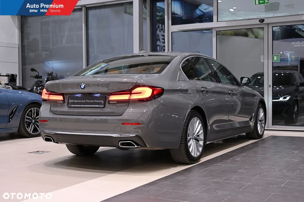BMW Seria 5 540d xDrive mHEV - 20