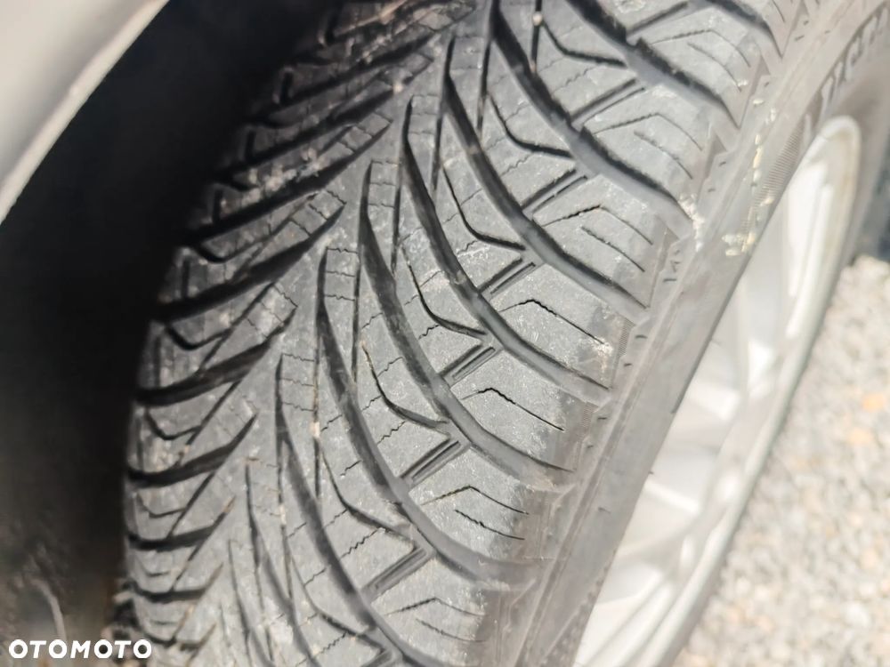 Mitsubishi Carisma 1.6 Classic - 21