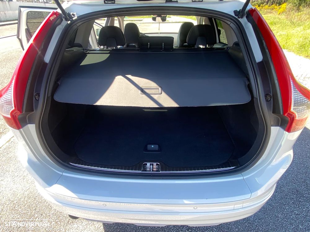 Volvo XC 60 D3 Geartronic Momentum - 25