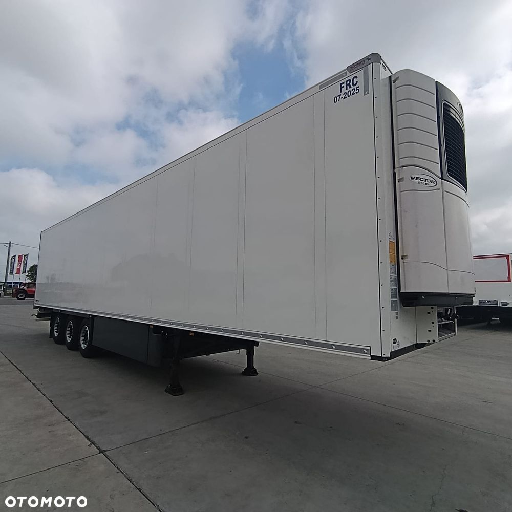 Schmitz Cargobull Chłodnia Schmitz 2019 r., Listwa LDS - AMAZON , z Carrier Vector 1950 - 2