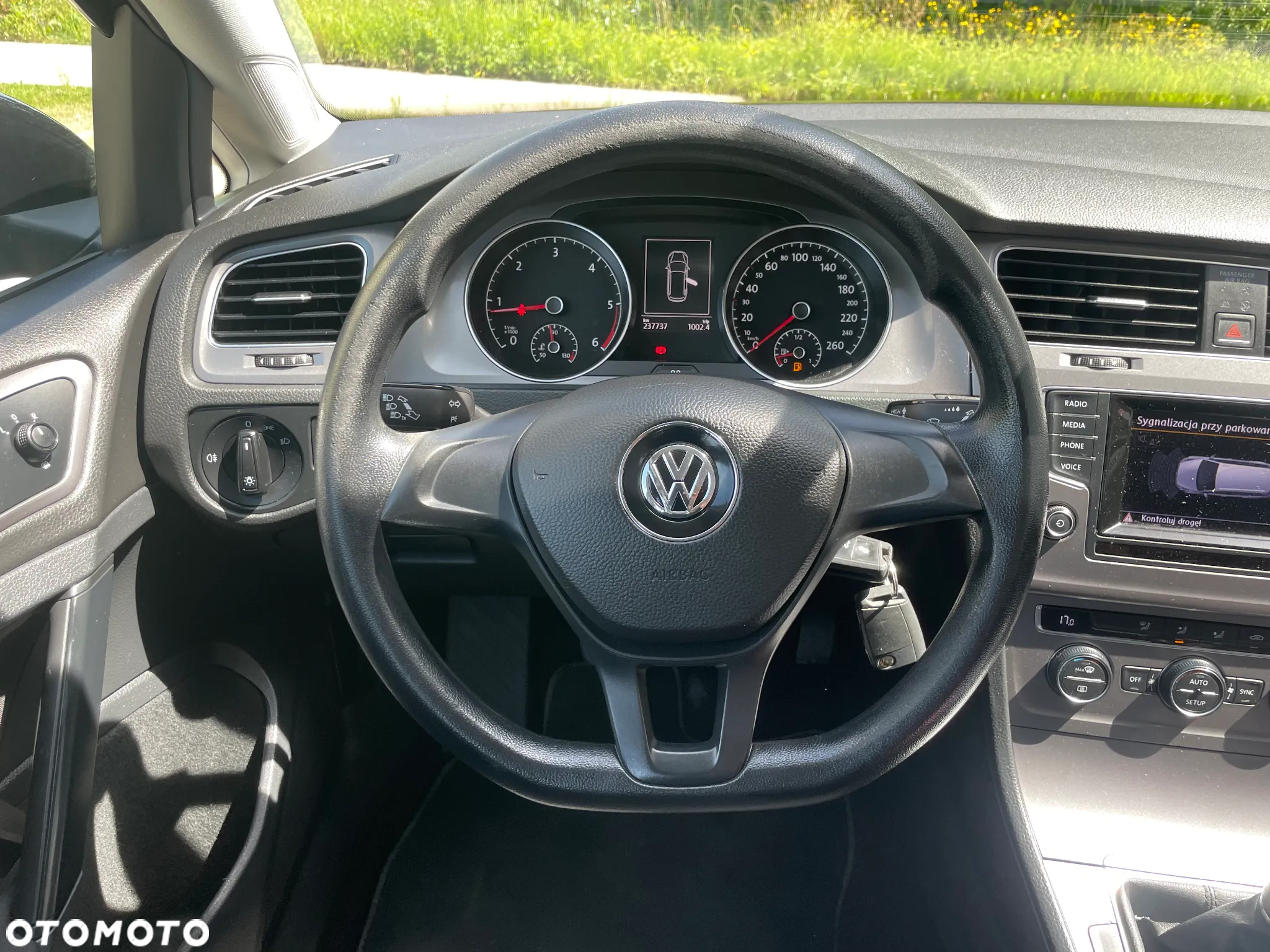Volkswagen Golf 1.6 TDI BlueMotion Technology Comfortline - 25