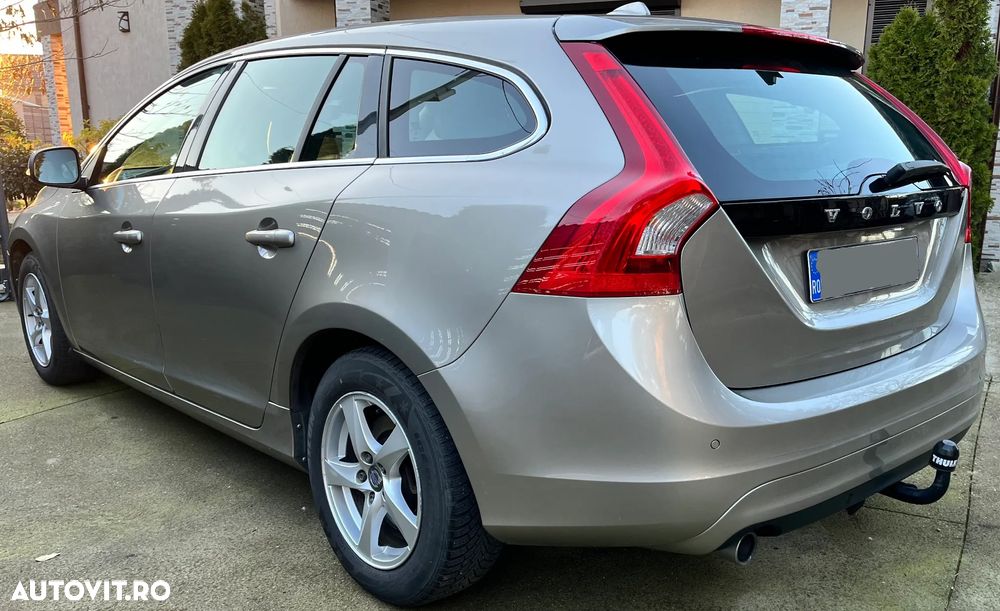 Volvo V60 D2 Momentum - 4