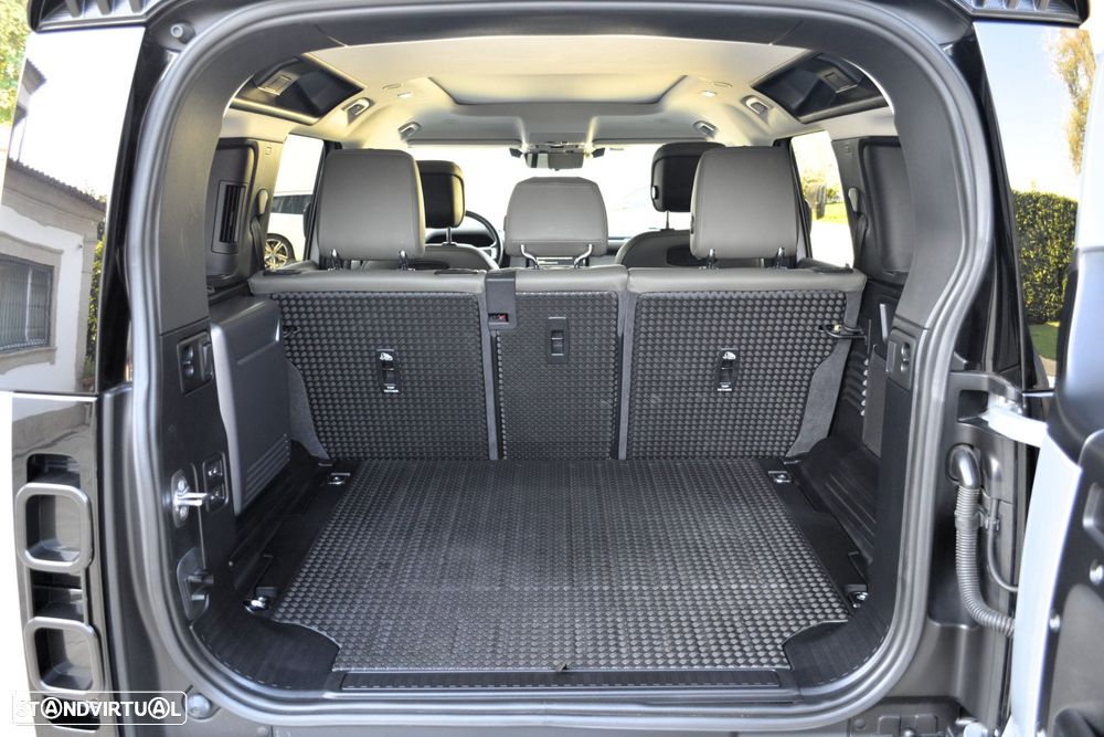 Land Rover Defender 3.0 I6 130 AWD X-Dynamic HSE - 11