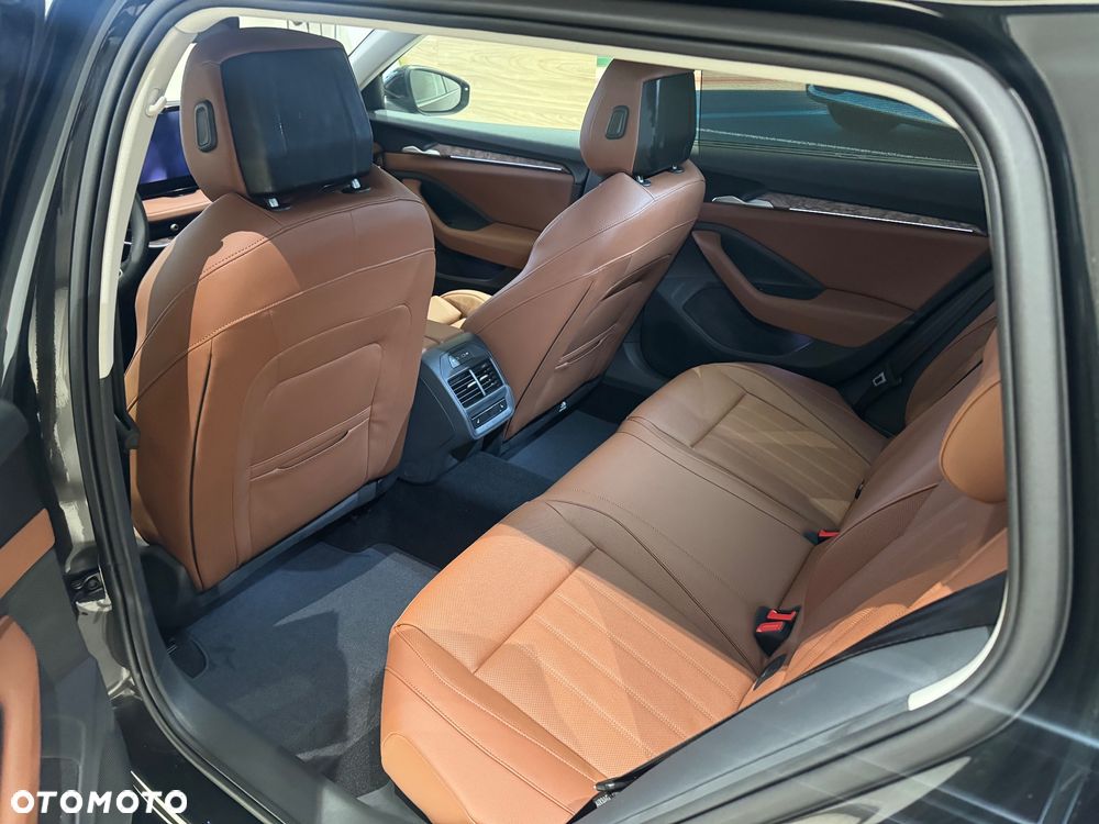 Skoda Superb 2.0 TDI SCR 4x4 L&K DSG - 8