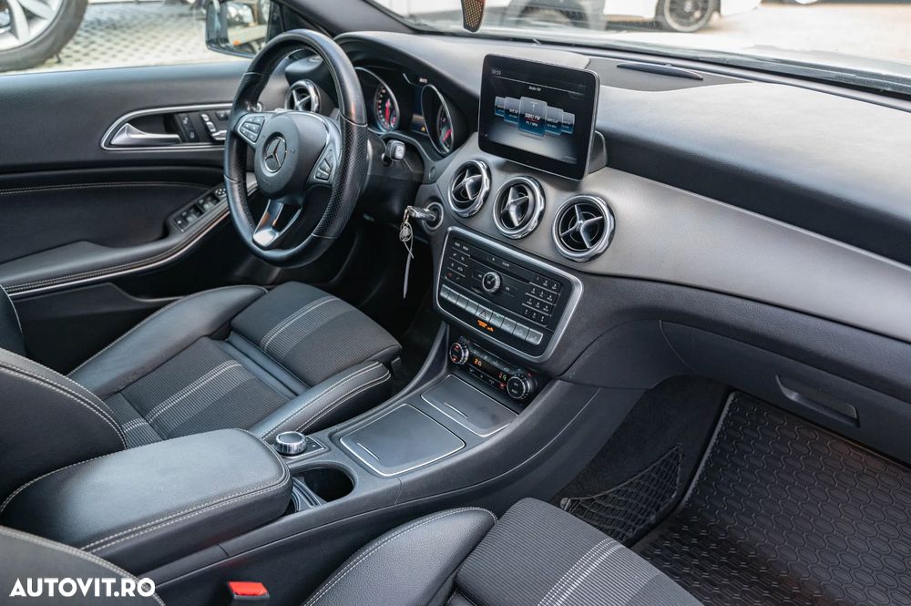 Mercedes-Benz GLA 220 d 4MATIC 7G-DCT - 8