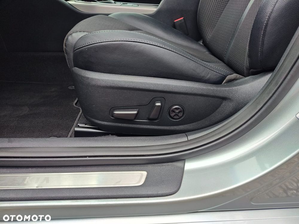 Kia Optima Plug-in Hybrid - 18