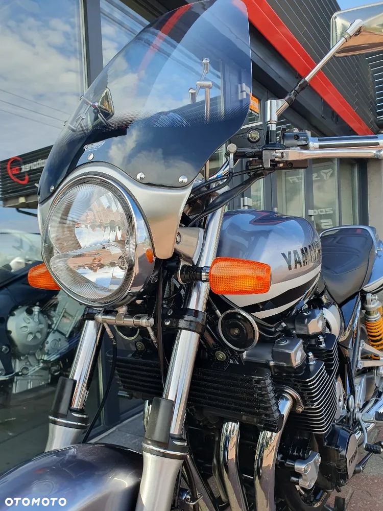 Yamaha XJR - 5