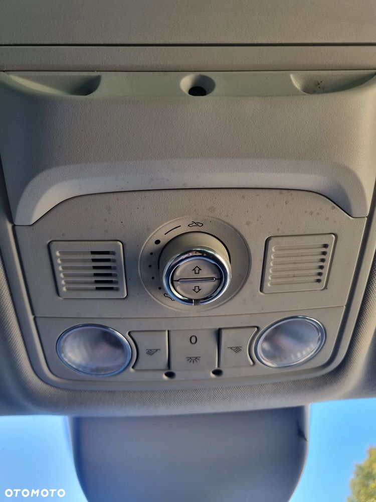Volkswagen Sharan - 25