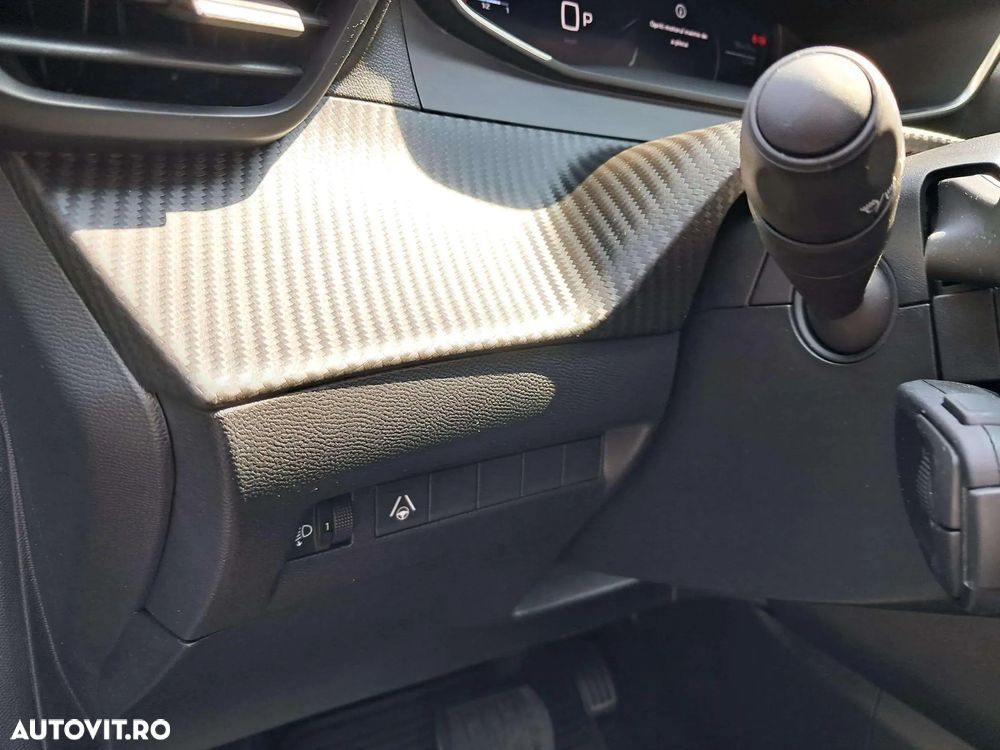 Peugeot 208 - 16