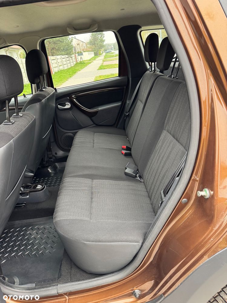 Dacia Duster 1.6 Laureate 4x4 - 14