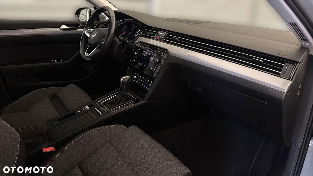 Volkswagen Passat - 30