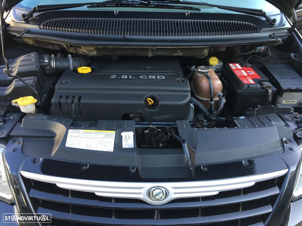 Chrysler Voyager 2.8 CRD ATX LX - 25