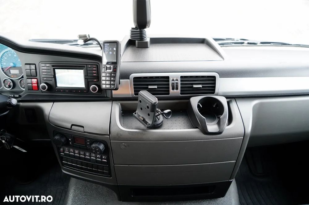 MAN TGM 12.290 / 4x2 / CAROSERIE REFRIGERATĂ 7.8 M / UNITATE THERMO KING T-1200 R / platformă ridicătoare spate / MULTIMEMBRU / DHOLLANDIA - 32