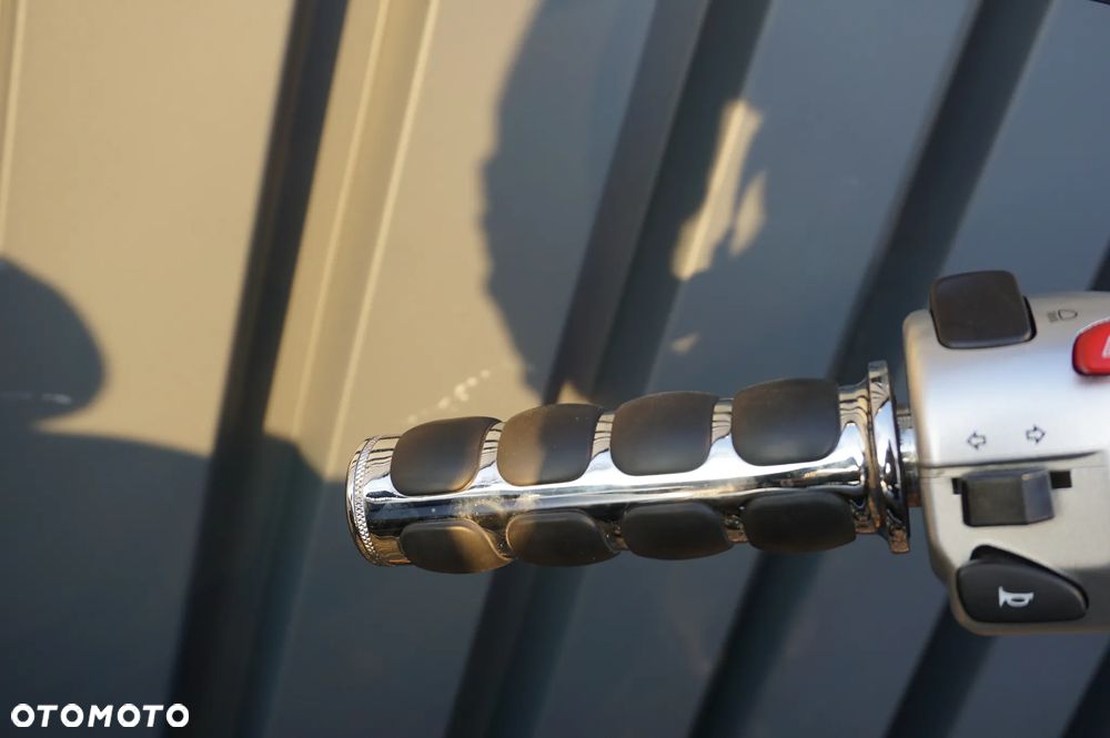 Suzuki Boulevard - 12