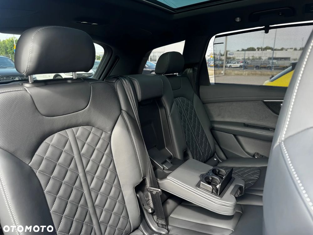 Audi Q7 TFSI e PHEV 360 kW Quattro S Line Tiptr - 37