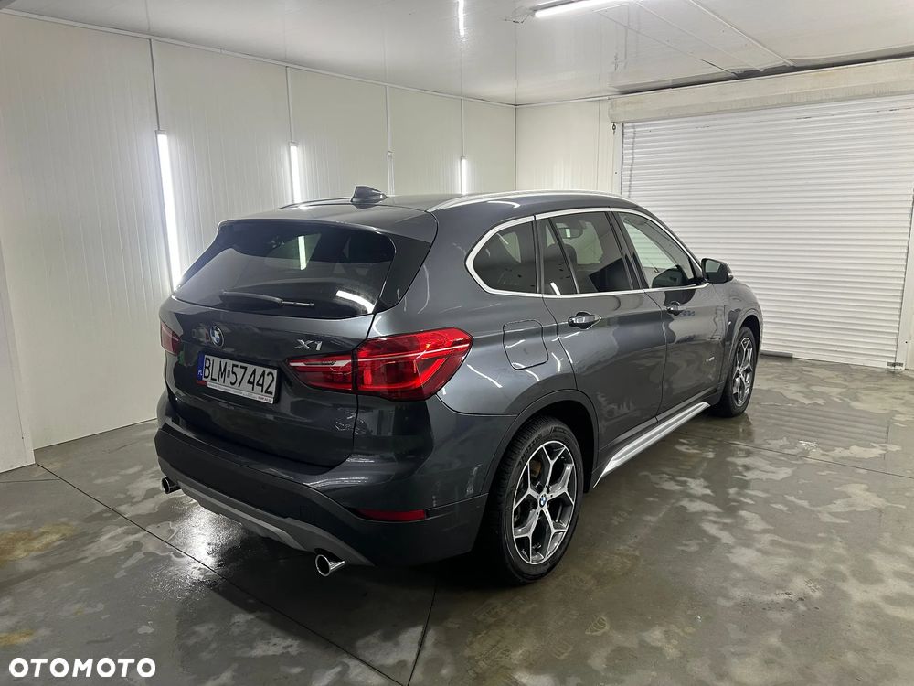 BMW X1 xDrive28i xLine - 5