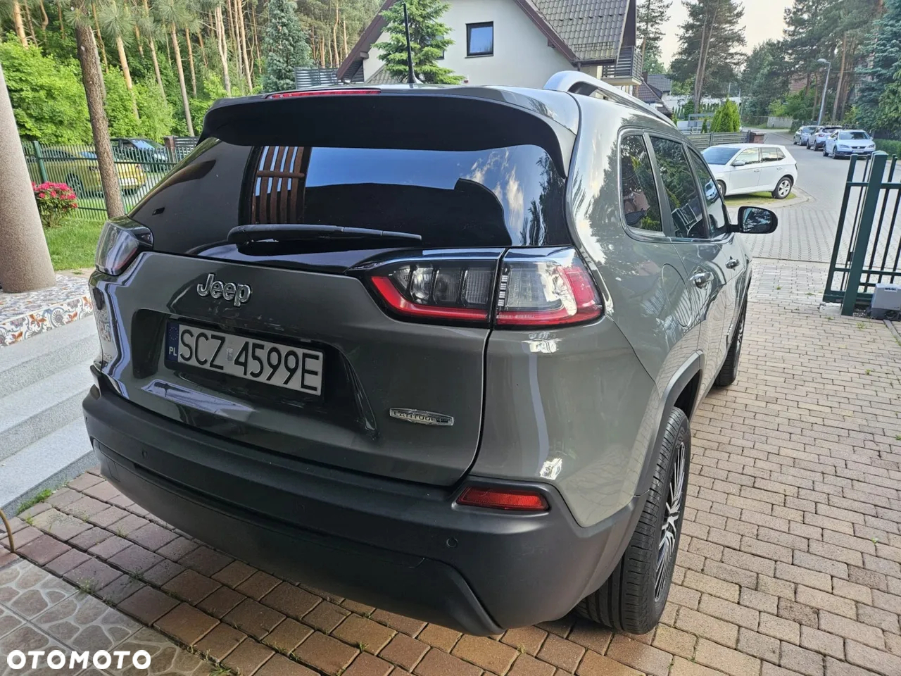 Jeep Cherokee - 20