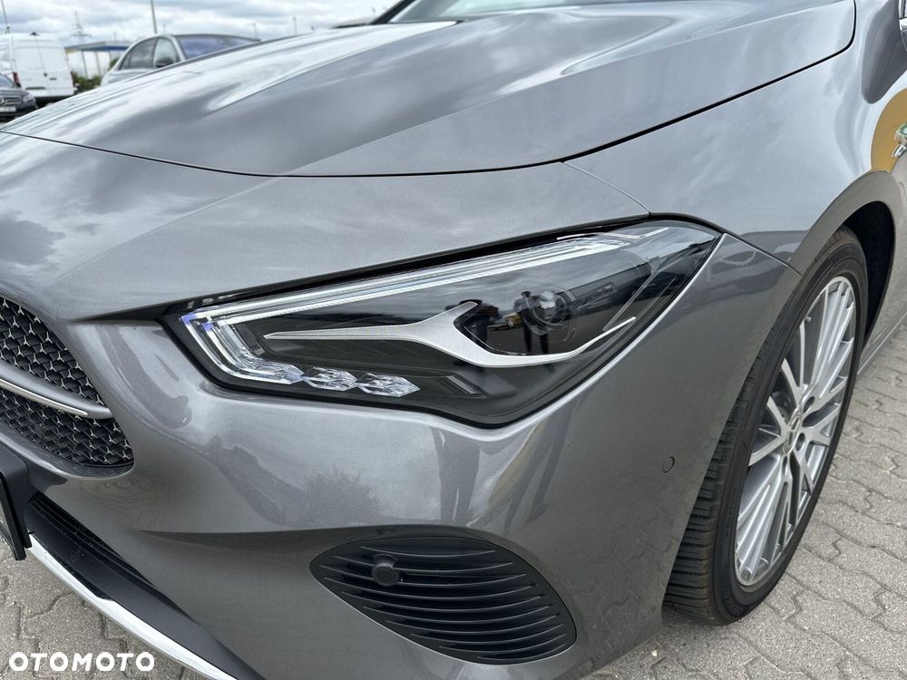 Mercedes-Benz CLA 180 Progressive 7G-DCT - 11