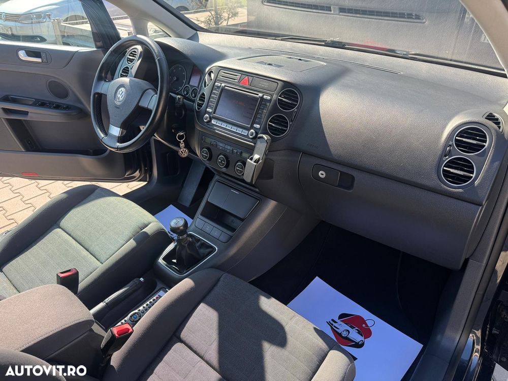 Volkswagen Golf - 18