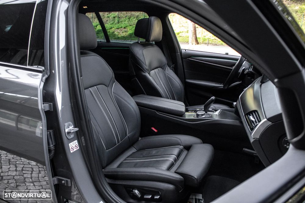 BMW 530 e Pack Desportivo M - 32