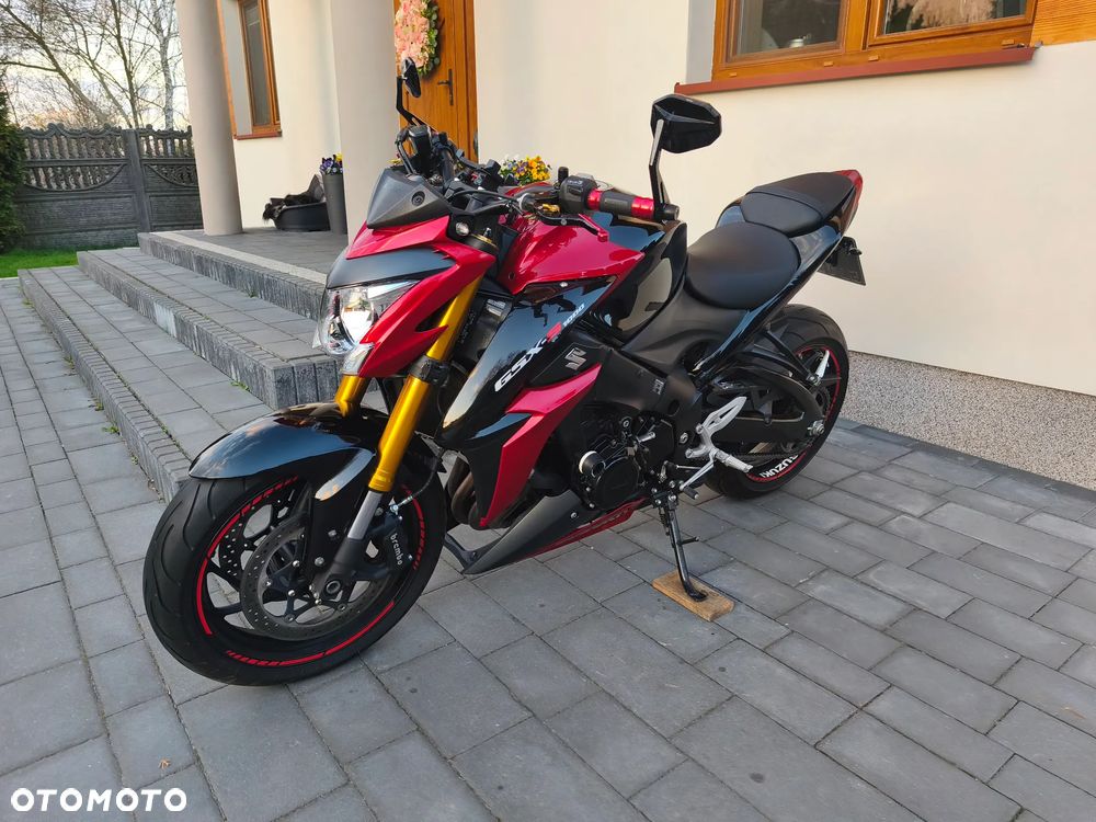 Suzuki GSX 1000 - 8