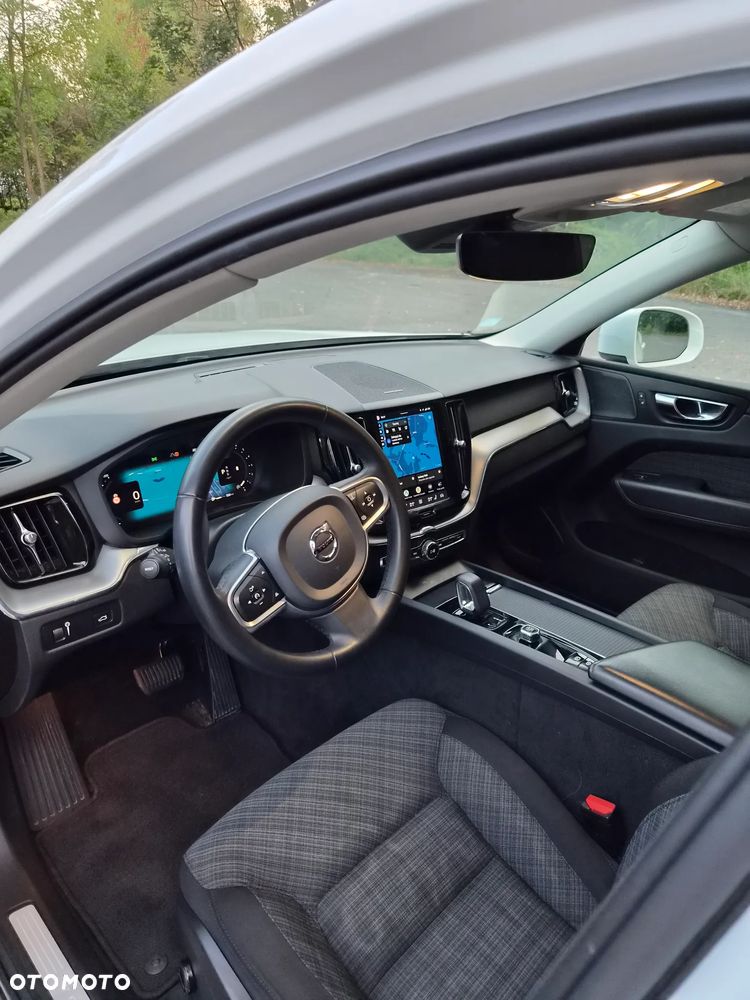 Volvo XC 60 B4 D AWD Momentum Pro - 7