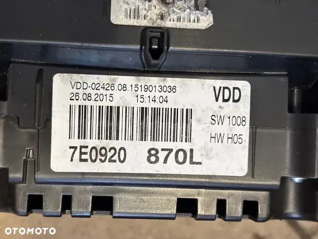 LICZNIK ZEGARY VOLKSWAGEN VW T6 7E0920860LX 7E0920870L - 6