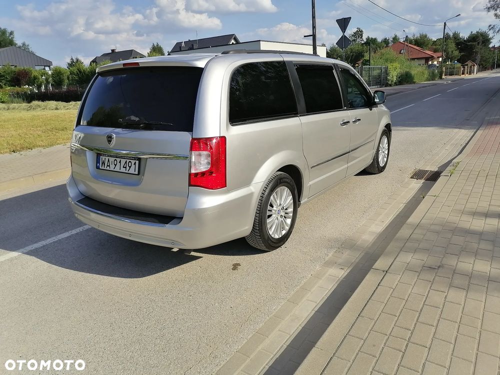 Lancia Voyager 2.8CRD Platinum - 3