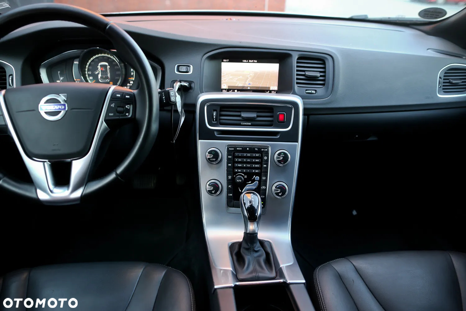 Volvo V60 Cross Country D3 Geartronic - 22