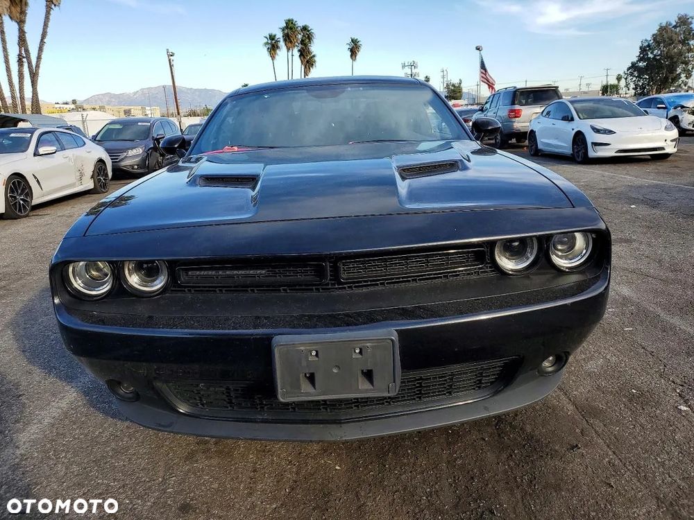 Dodge Challenger - 3
