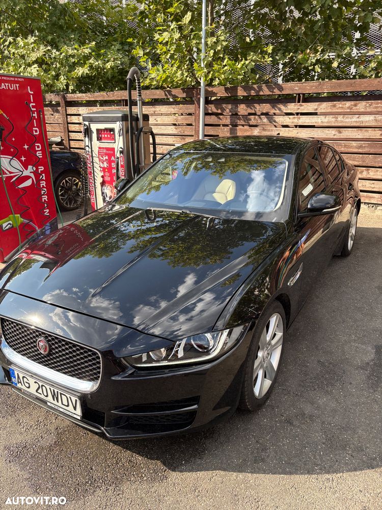 Jaguar XE 2.0 Prestige - 10